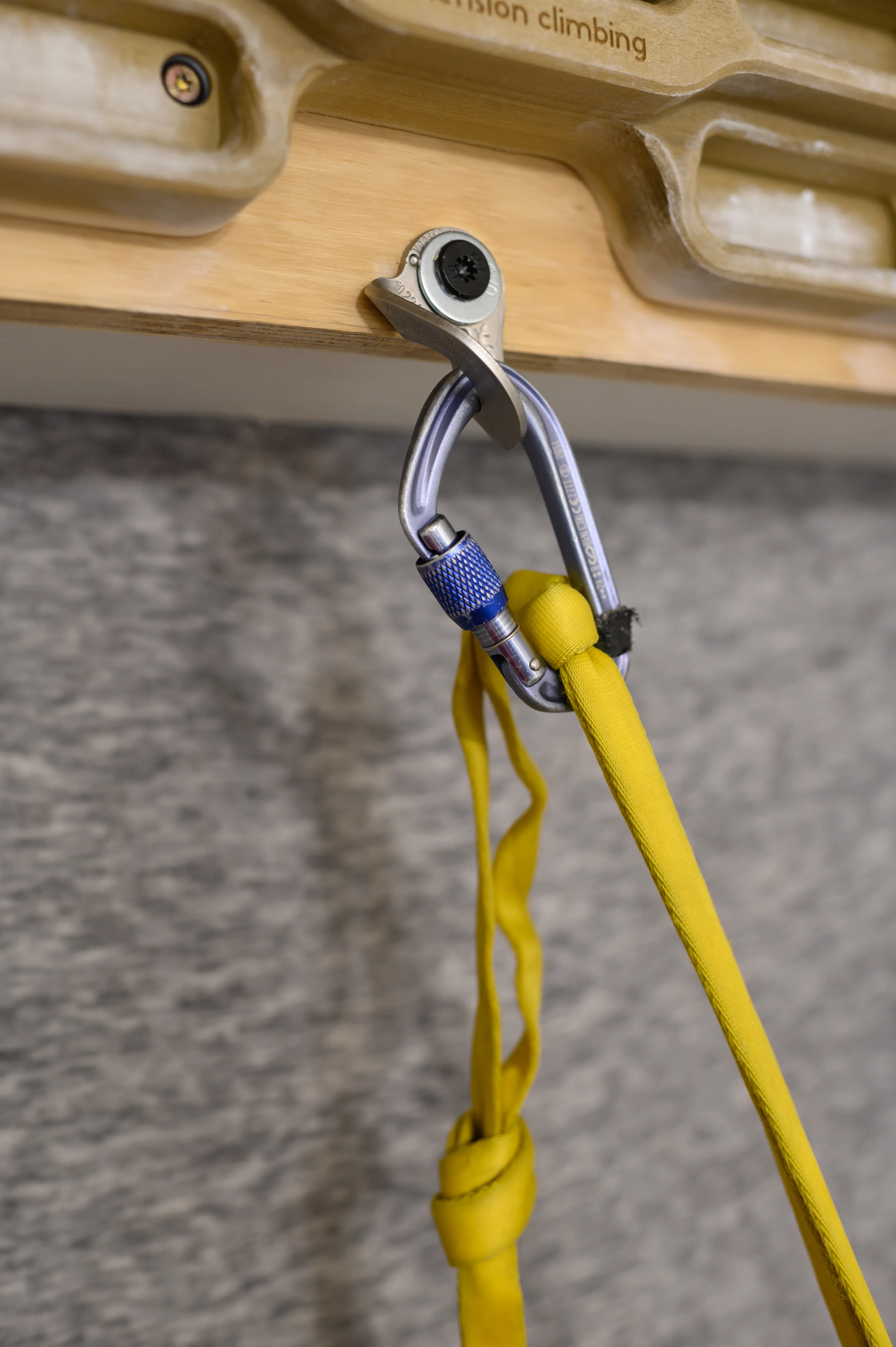 Photo of nylon knot wedged in a carabiner (up close).